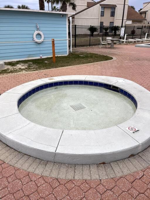 Lazy Palm 4 Pools Short Walk To Beach! Sleeps 5! パナマシティービーチ エクステリア 写真