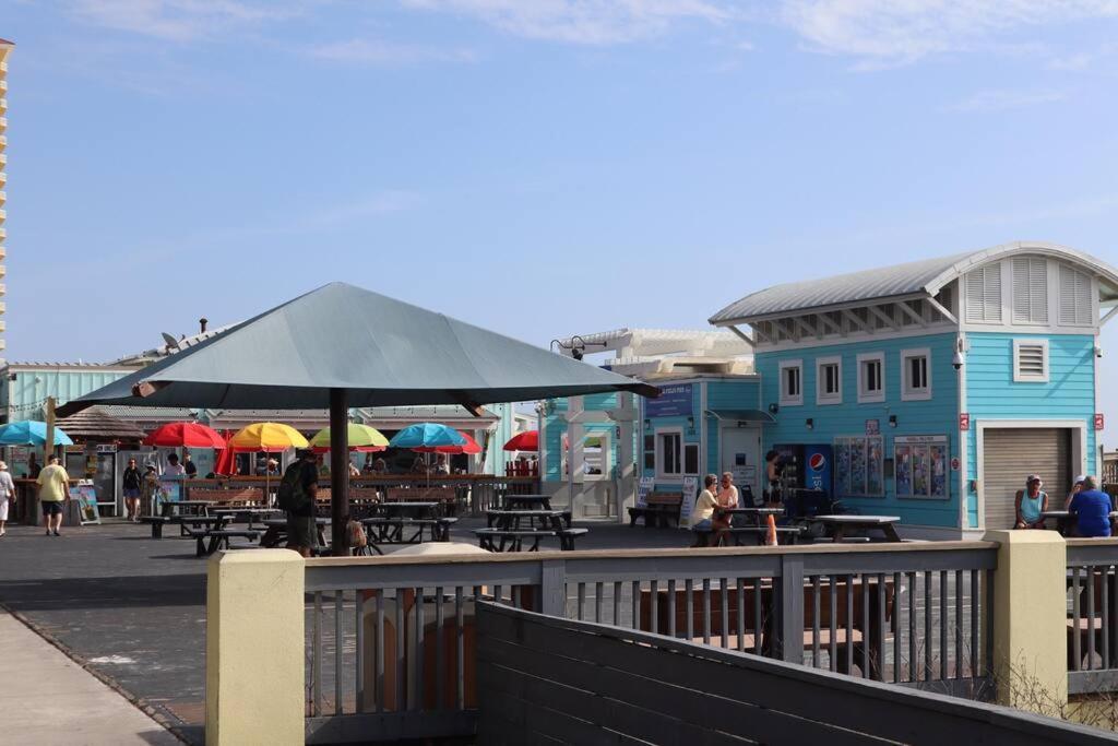 Lazy Palm 4 Pools Short Walk To Beach! Sleeps 5! パナマシティービーチ エクステリア 写真